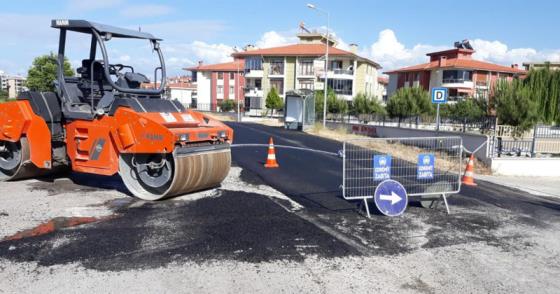 ÜLKÜ VE IŞIK YOLU ASFALTLANIYOR