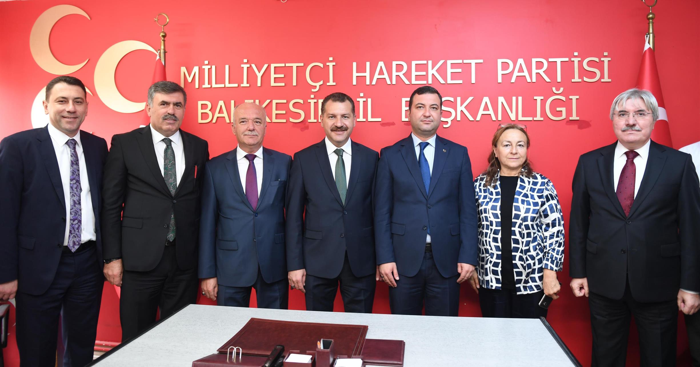 AK PARTİLİ BAŞKANLAR MHP’DE