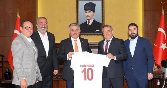 BANDIRMASPOR’DAN VALİ YAZICI’YA 10 NUMARALI FORMA