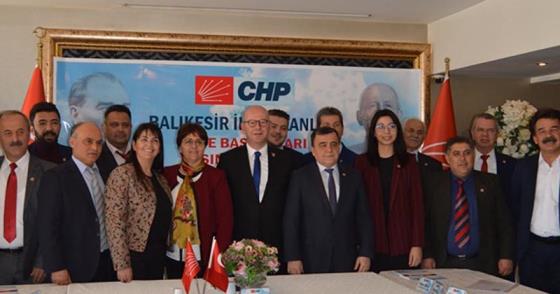 CHP’NİN YENİ İLÇE BAŞKANLARI BASINLA BULUŞTU