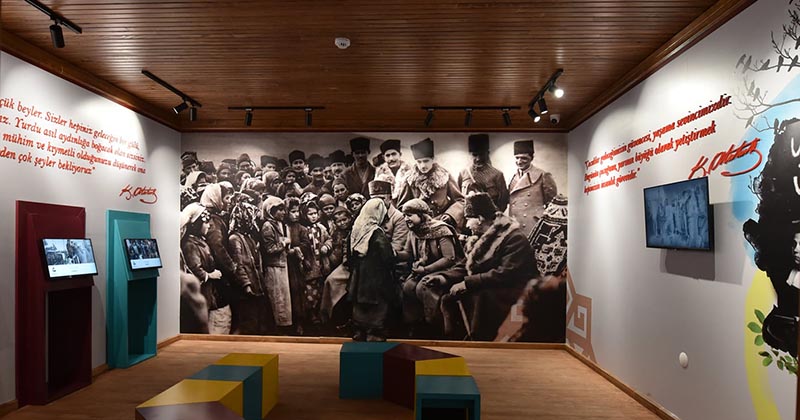 ATATÜRK EVİ’NE ZİYARETÇİ AKINI