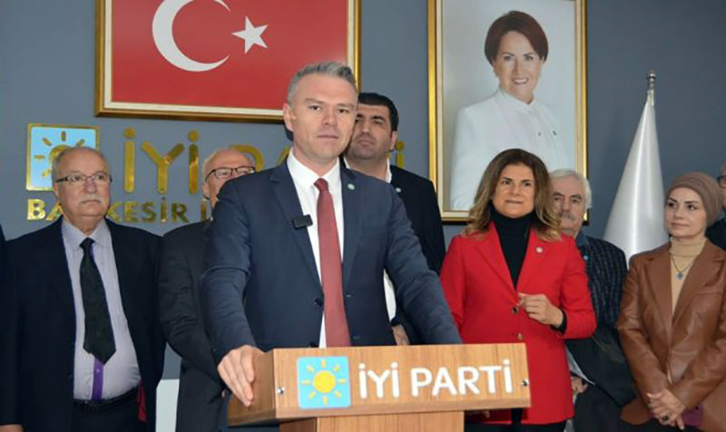 İYİ PARTİ’DE DUMAN ADAYLIĞINI AÇIKLADI