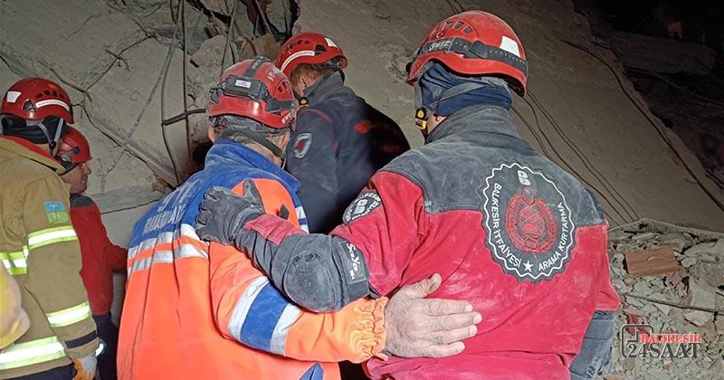 BALIKESİR’DEN ÖRNEK DEPREM DAYANIŞMASI