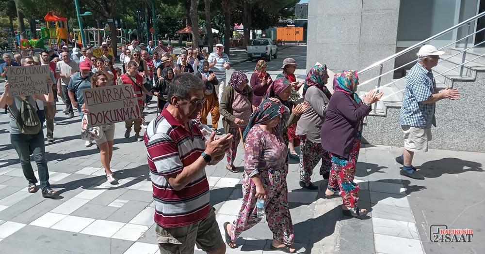 KÖYLÜ AYAKLANDI, BELEDİYE SATIŞTAN VAZGEÇTİ !