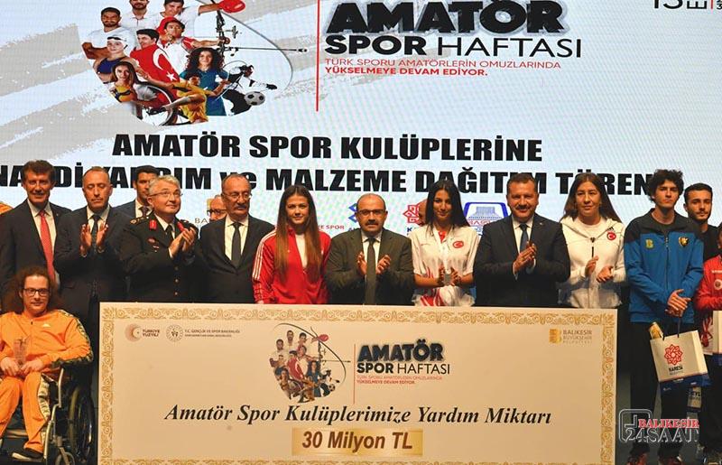 SPOR’UN EN İYİLERİ ÖDÜLLENDİRİLDİ